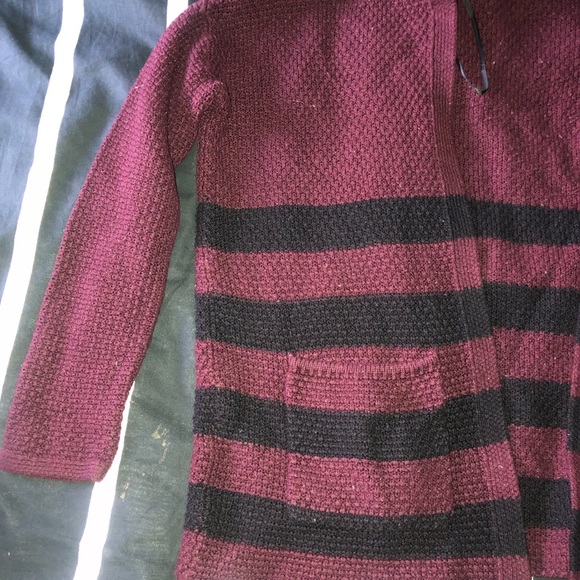💙 𝟻/$𝟸𝟻 💙 Forever 21 Striped knitted coat - Picture 2 of 5